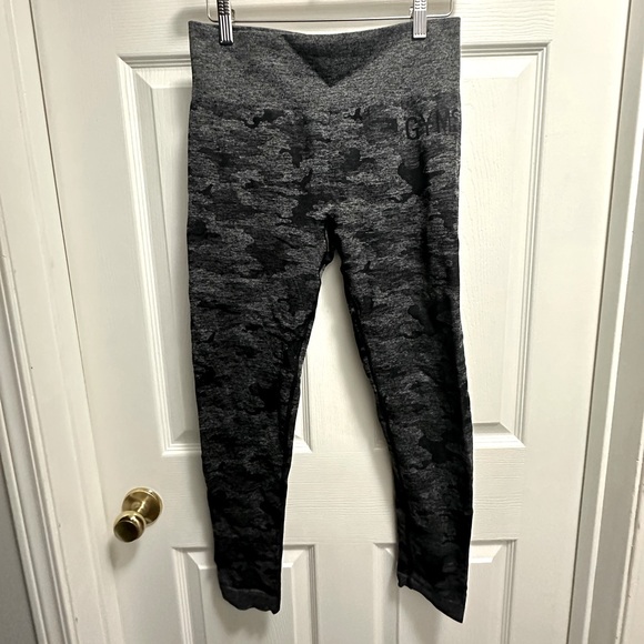 Gymshark Camo Leggings - Picture 1 of 4